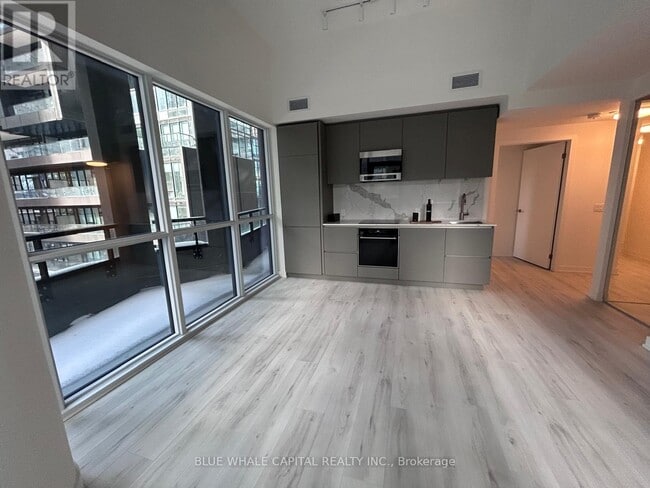 Photo du bâtiment - 110 Broadway Ave