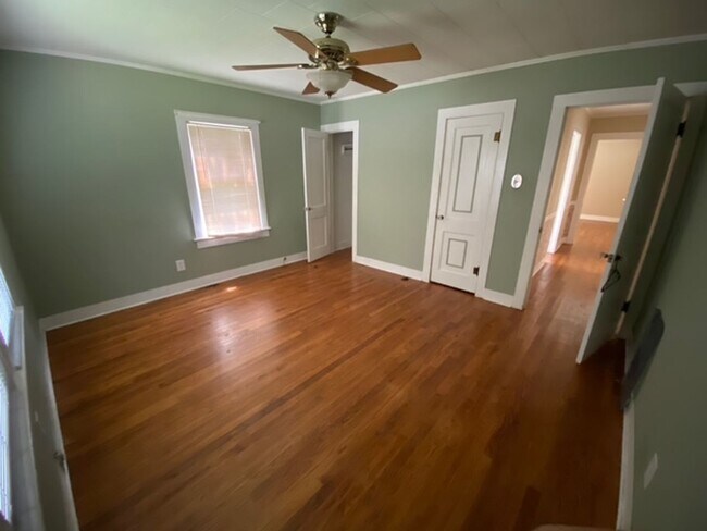 Foto del edificio - 313 St Thomas St