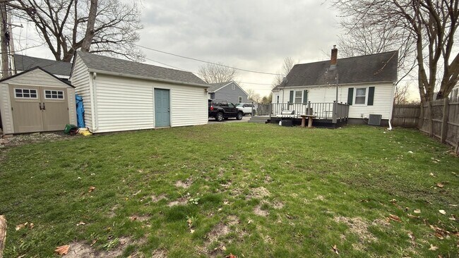 Foto del edificio - 1221 Agnes Ave