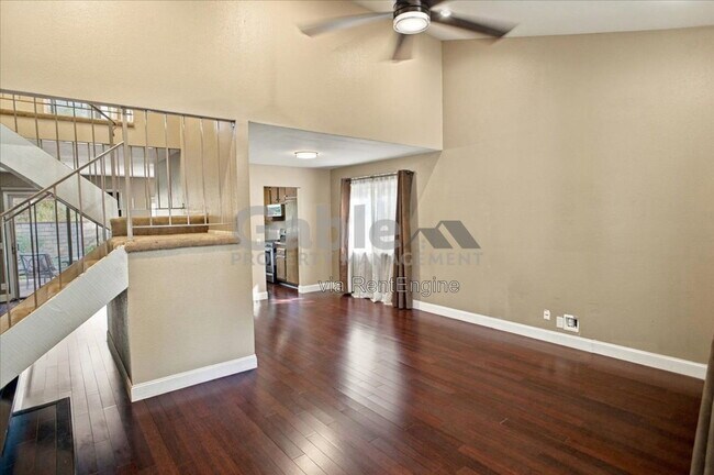 Building Photo - 21748 Grovepark Dr