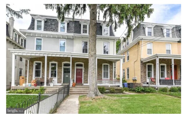 Gorgeous Unit, located in Chestnut Hill Area - 59 W Johnson St