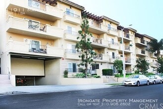 Building Photo - 11911 Mayfield Ave