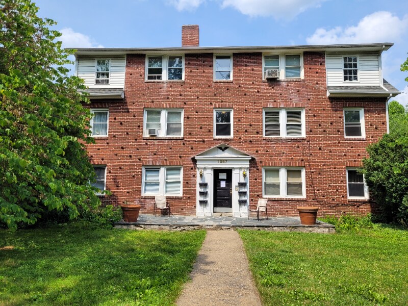 1087 14th St Unit 4, Waynesboro, VA 22980 Room for Rent in Waynesboro