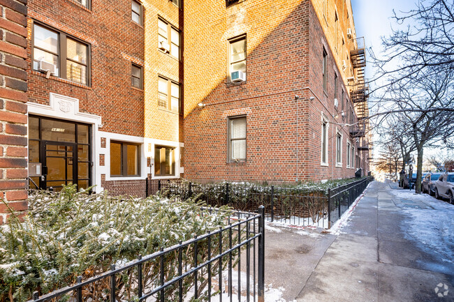 Building Photo - 94-05-94-19 35th Ave