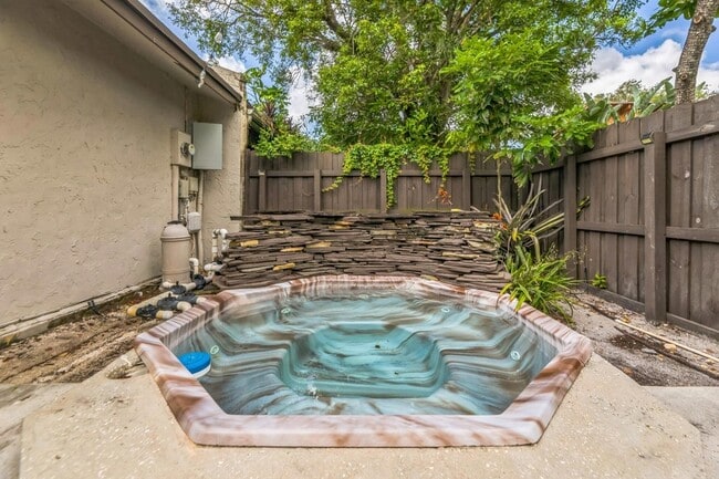 Foto del edificio - 2924 NW 69th Ct