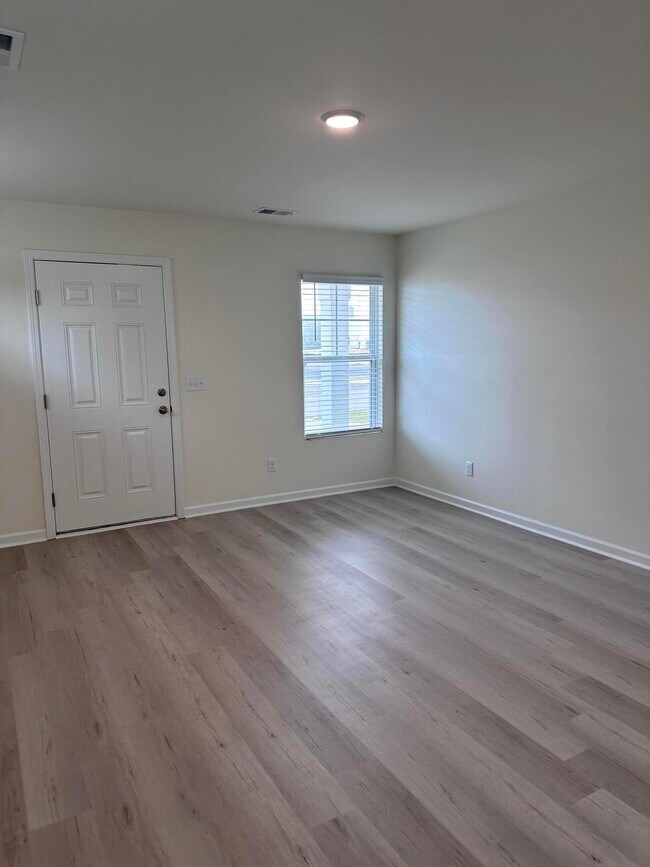 Foto del edificio - 5057 Needle Palm Rd NW