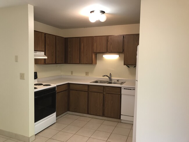 708 Mansfield Ct Unit 708 Hartland WI 53029 Apartments in Hartland 708 Mansfield Ct Unit 708 Hartland WI 53029 Apartments in Hartland