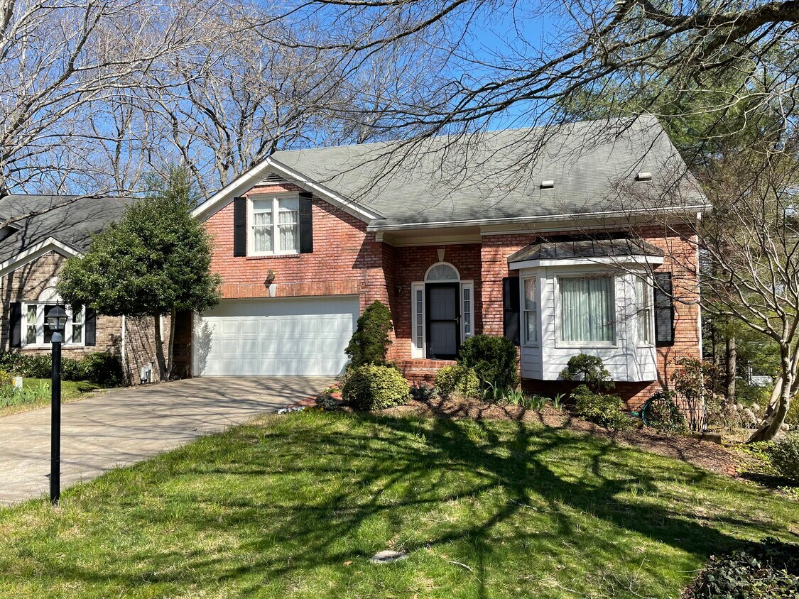 Foto principal - 208 Northridge Cir