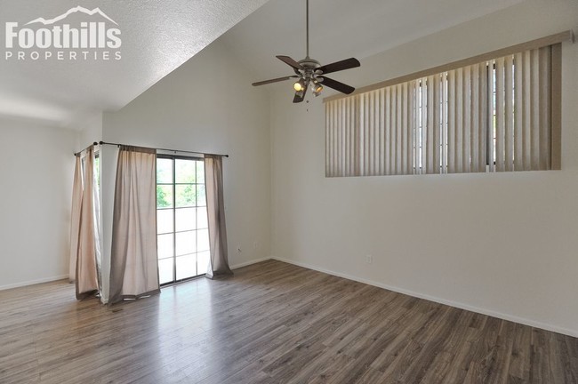 Building Photo - 4273 N River Grove Cir