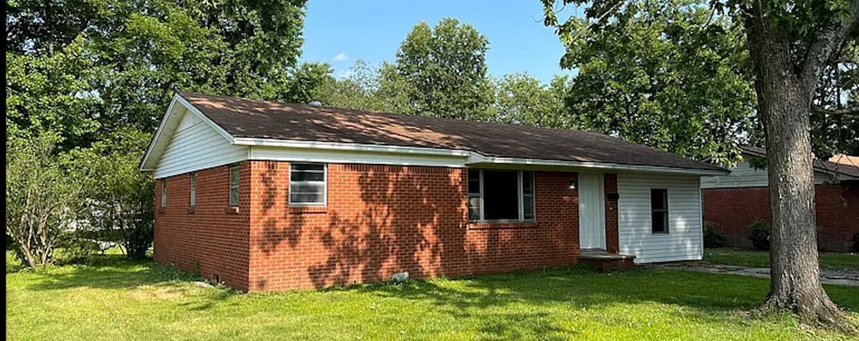 Primary Photo - 521 S Clayton St
