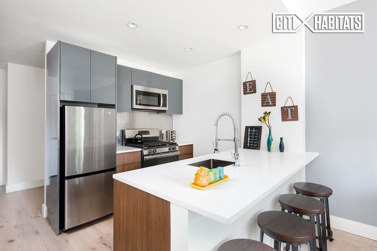 Foto principal - 69 E 125th St