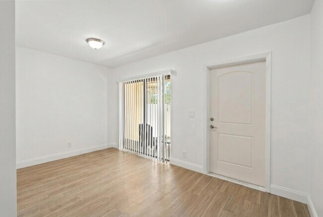Foto del edificio - 6721 Bridlewood Ct