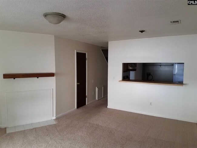 Building Photo - 120 Country Town Dr