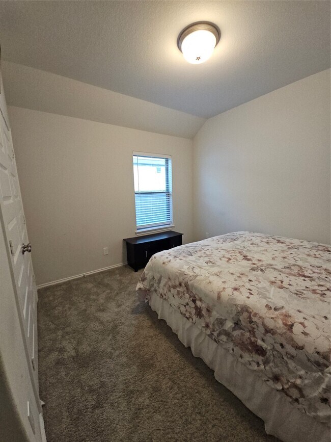 Foto del edificio - 24930 Tidmor Ln