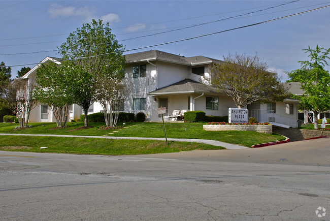 Building Photo - Arlington Plaza