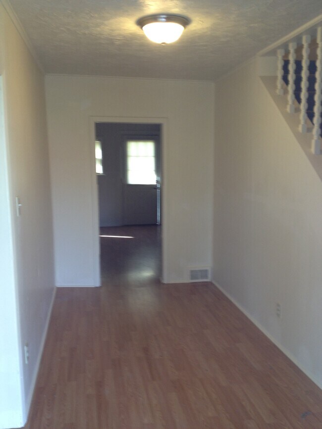 Building Photo - 26 Collins Ave