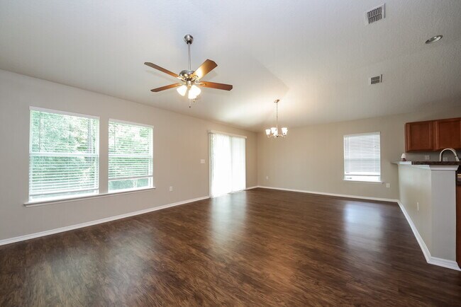Building Photo - 11738 Silver Hill Dr