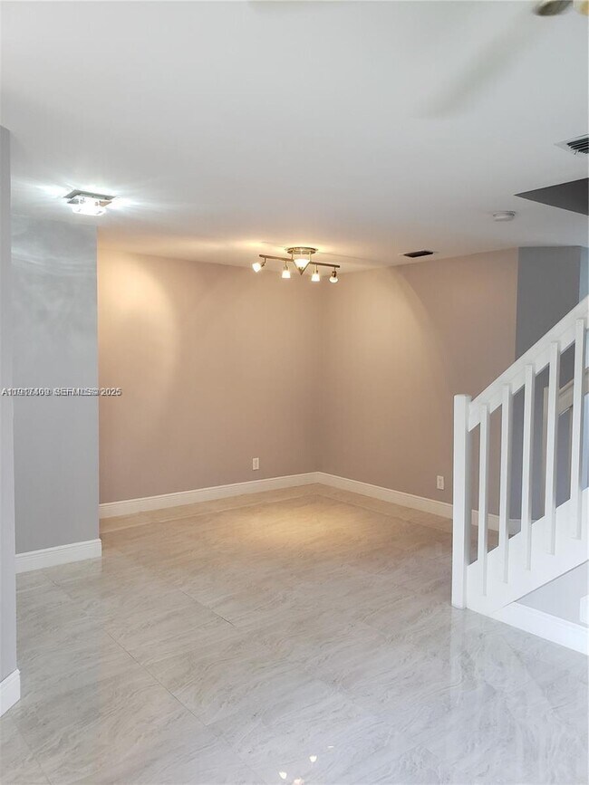 Foto del edificio - 20886 NW 2nd St