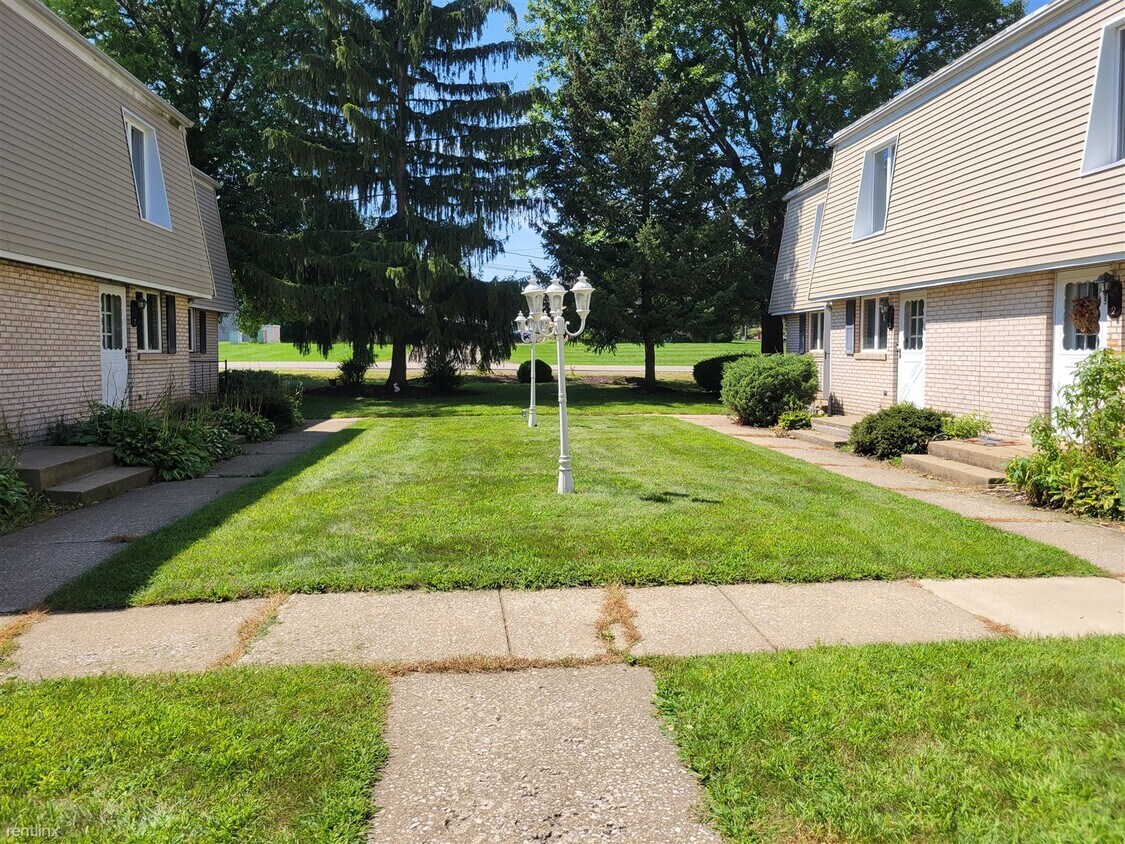 3 br, 1.5 bath Townhome 6300 Portage St Townhouse for Rent in