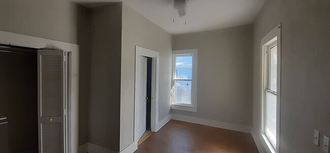 Foto del edificio - 1521 E Cannon St