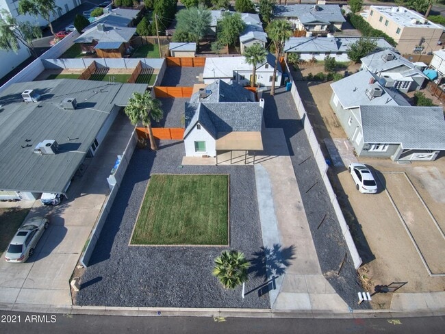 Foto del edificio - 908 E Pasadena Ave