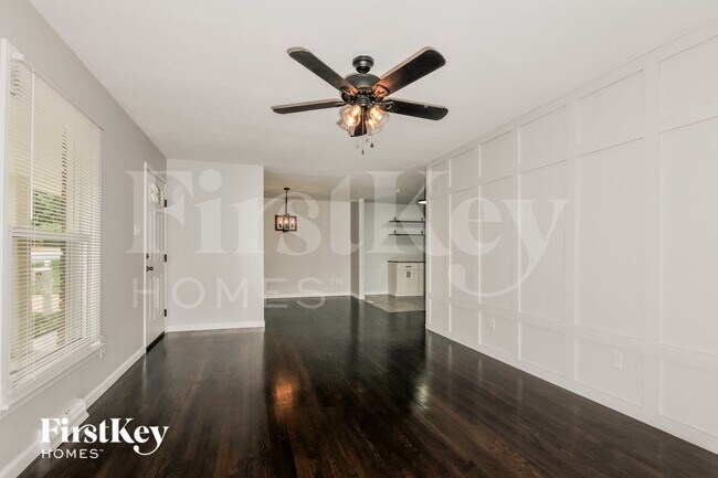 Foto del edificio - 305 Elmhurst Dr