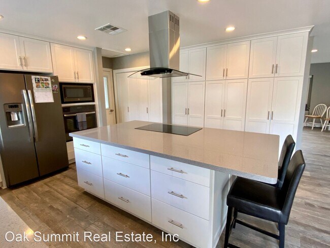 Foto del edificio - 5 br, 3.5 bath House - 27029 Helmond Dr.