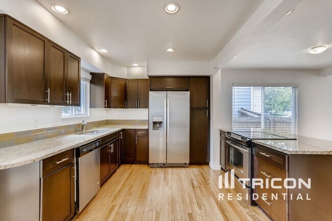 Foto del edificio - 12454 W 85th Ave