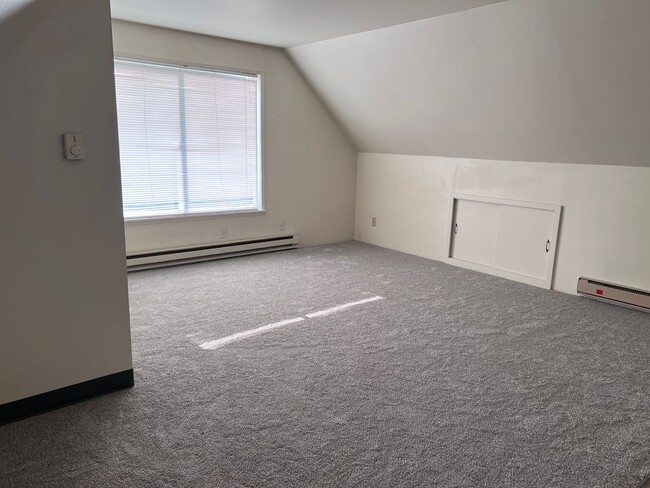 Foto del edificio - Charming Top-Floor Studio with Scenic Views at The Willows