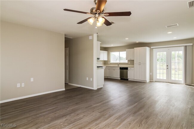 Foto del edificio - 2835 Greendale Rd