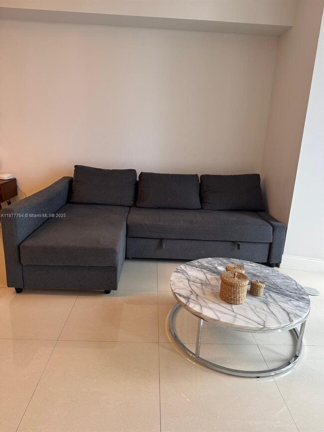 Foto del edificio - 475 Brickell Ave
