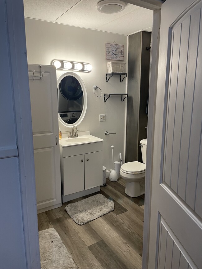 Building Photo - 8 Burrill St