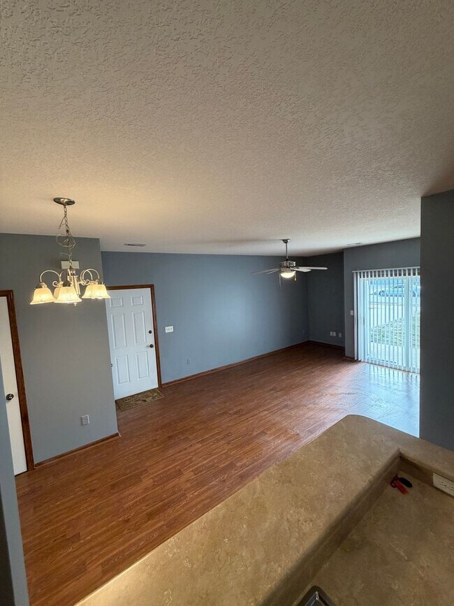 Foto del edificio - Comfort, Convenience & Location — 3-Bedroom Ankeny Condo