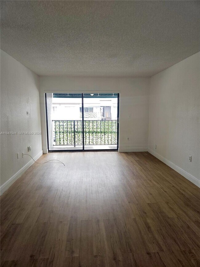 Foto del edificio - 7423 SW 152nd Ave