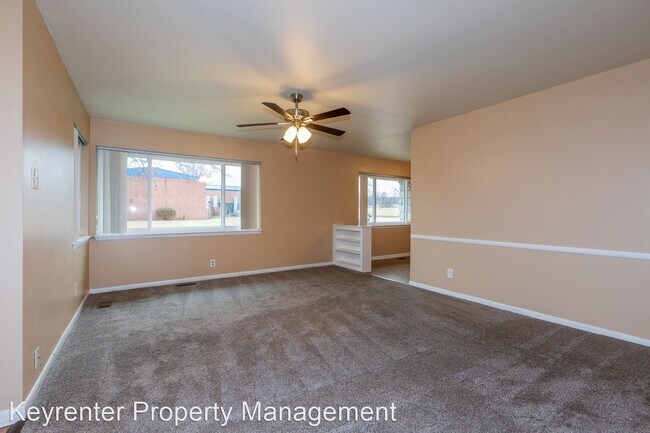 Building Photo - 2 br, 1 bath House - 1145 E 56th St