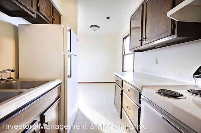 Foto del edificio - 601 Maple St