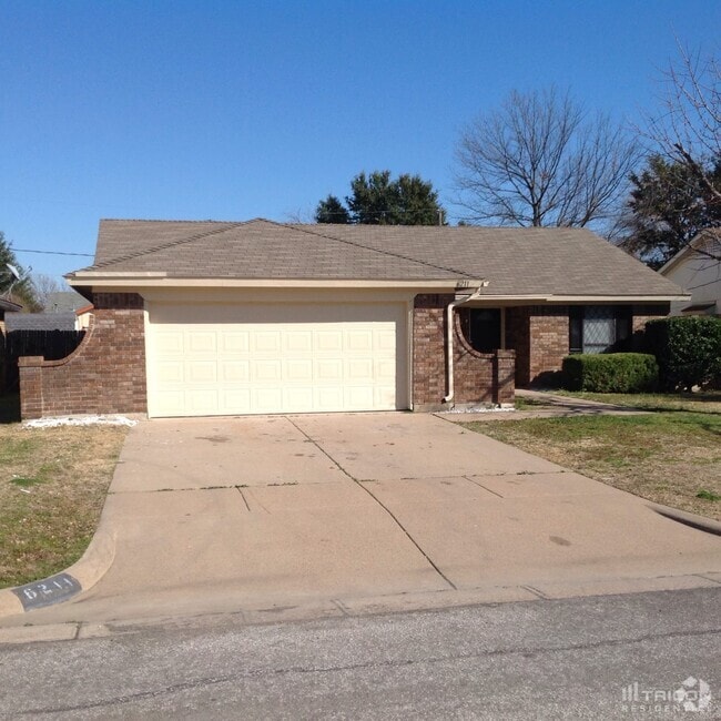 Building Photo - 6211 Valley Forge Ct