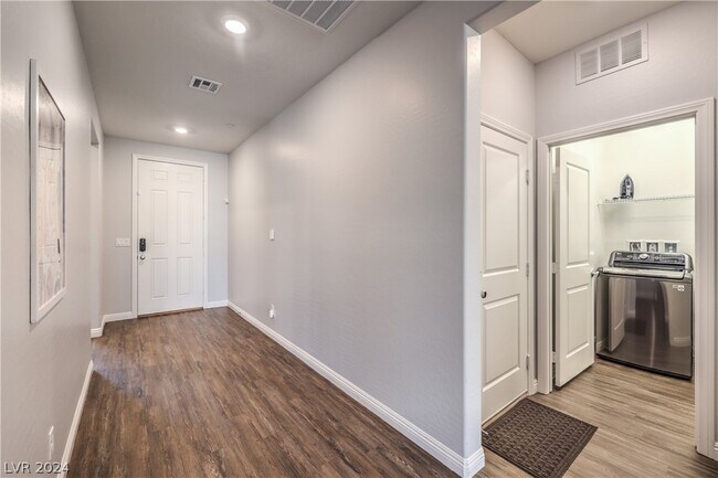 Building Photo - 2994 Gramsci Ave