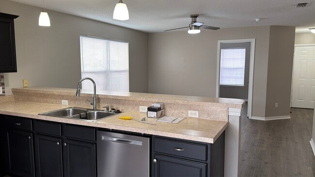 Foto del edificio - 5301 Fargo Ct