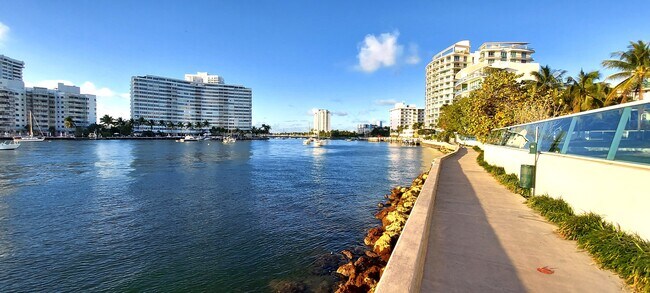 Foto del edificio - 1658 Bay Rd