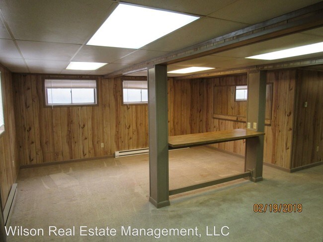 Building Photo - 209 S 10th Ave