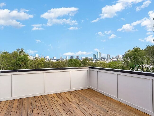 Foto del edificio - 750 22nd Ave N