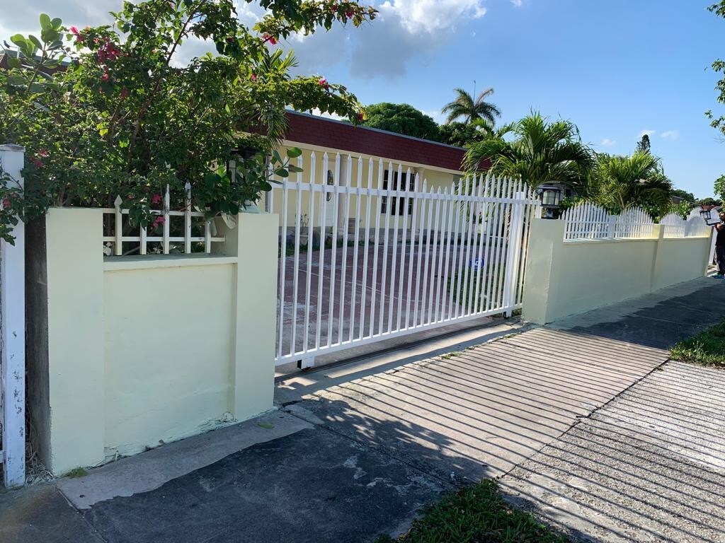 Foto del edificio - 19310 NW 48th Ct