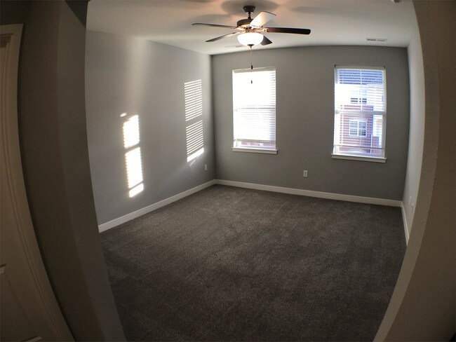 Building Photo - 1611 McCleary Ln