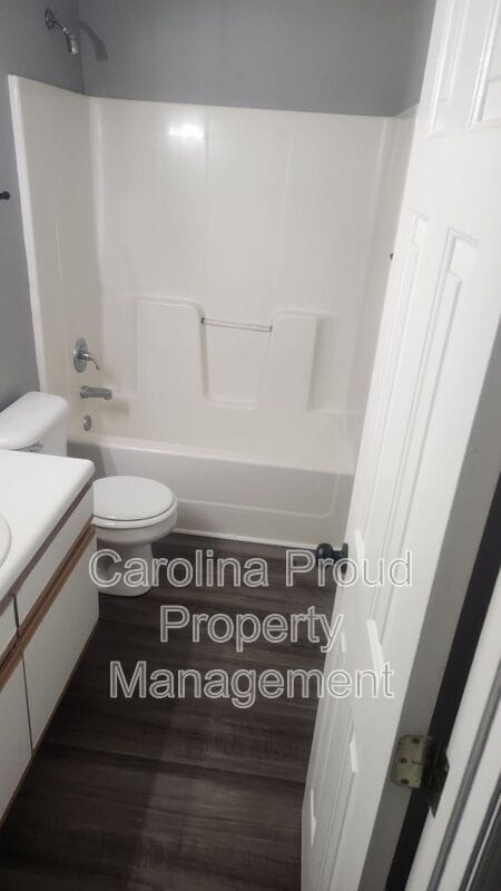 Foto del edificio - 2708 Bluff View Dr