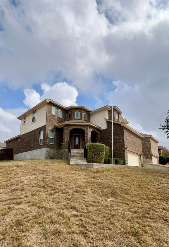 *Spacious 5 Bedroom, 3.5 Bath Home in Northeast San Antonio* minutes from Randolph AFB and Ikea!! - *Spacious 5 Bedroom, 3.5 Bath Home in Northeast San Antonio* minutes from Randolph AFB and Ikea!!