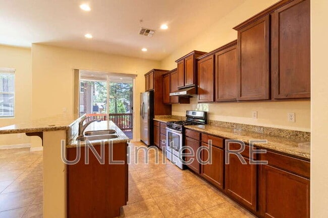 Building Photo - 3247 Merryvale Ln