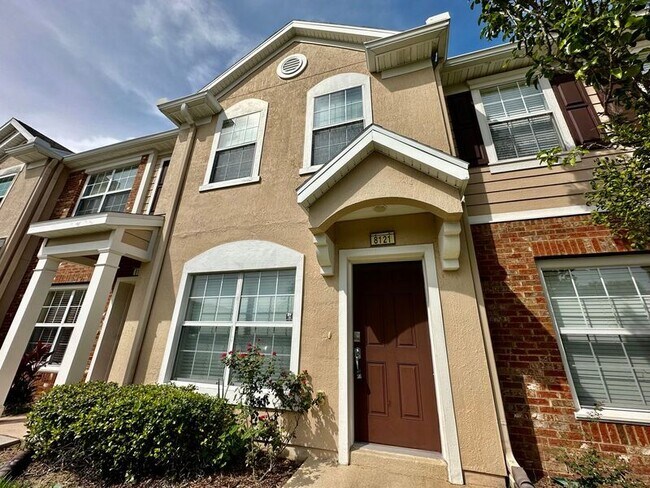 Foto del edificio - 8121 Summer Gate Ct