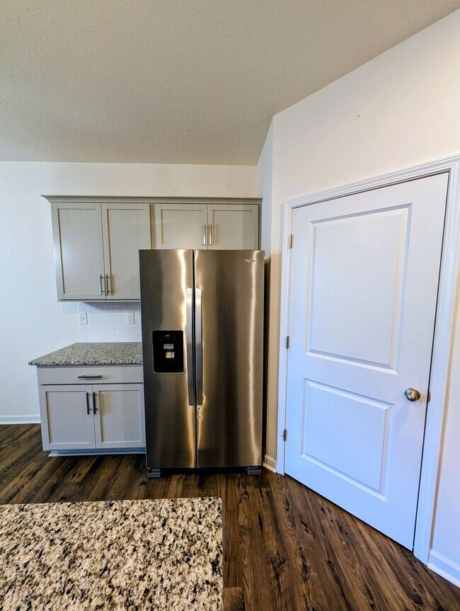 Foto del edificio - Great Home Available Now