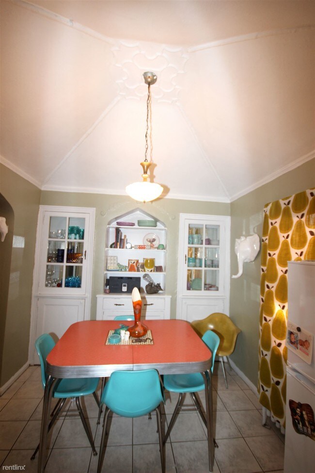 Foto del edificio - 3835 Beechwood Blvd